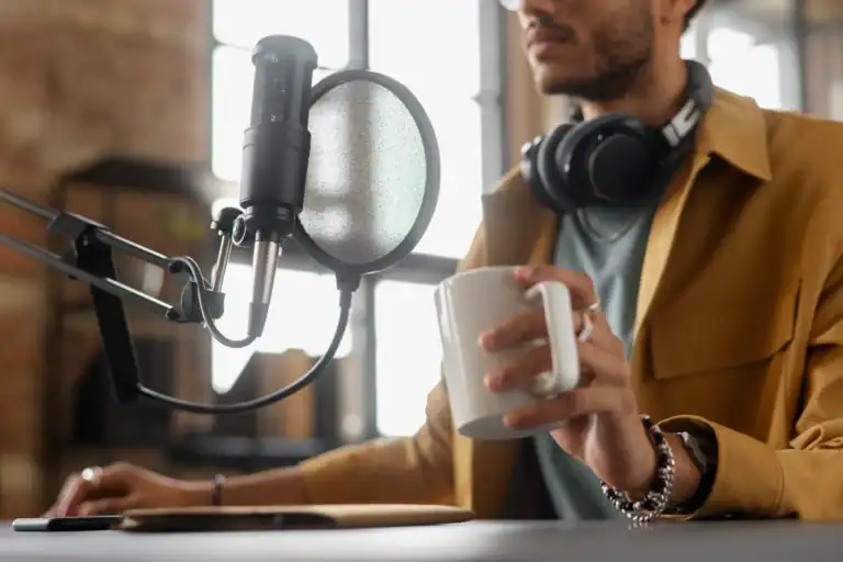 Melhores Microfones USB de 2026: Completo para Podcast, Streaming e Home Office